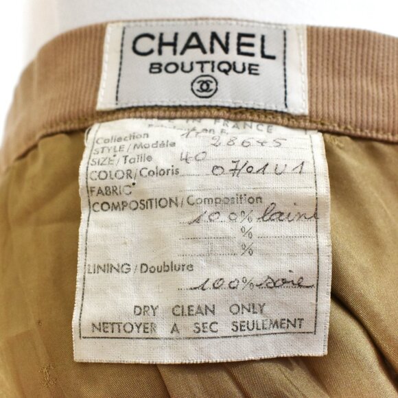 CHANEL Boutique Vintage Navy & Cream Blazer Skirt Suit Set – Gold Buttons - Picture 10 of 14